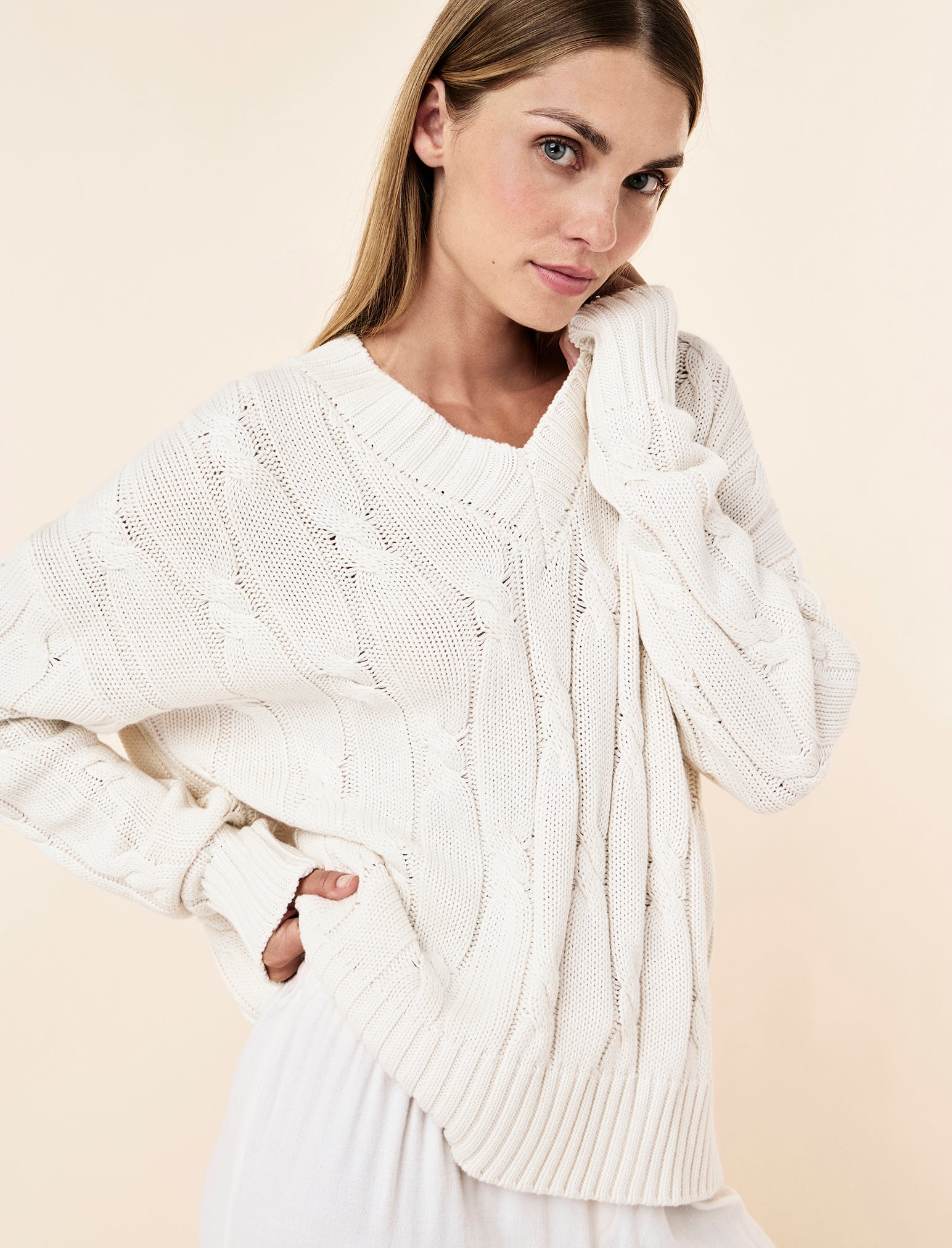 Cotton Cashmere Cable V-Neck Jumper