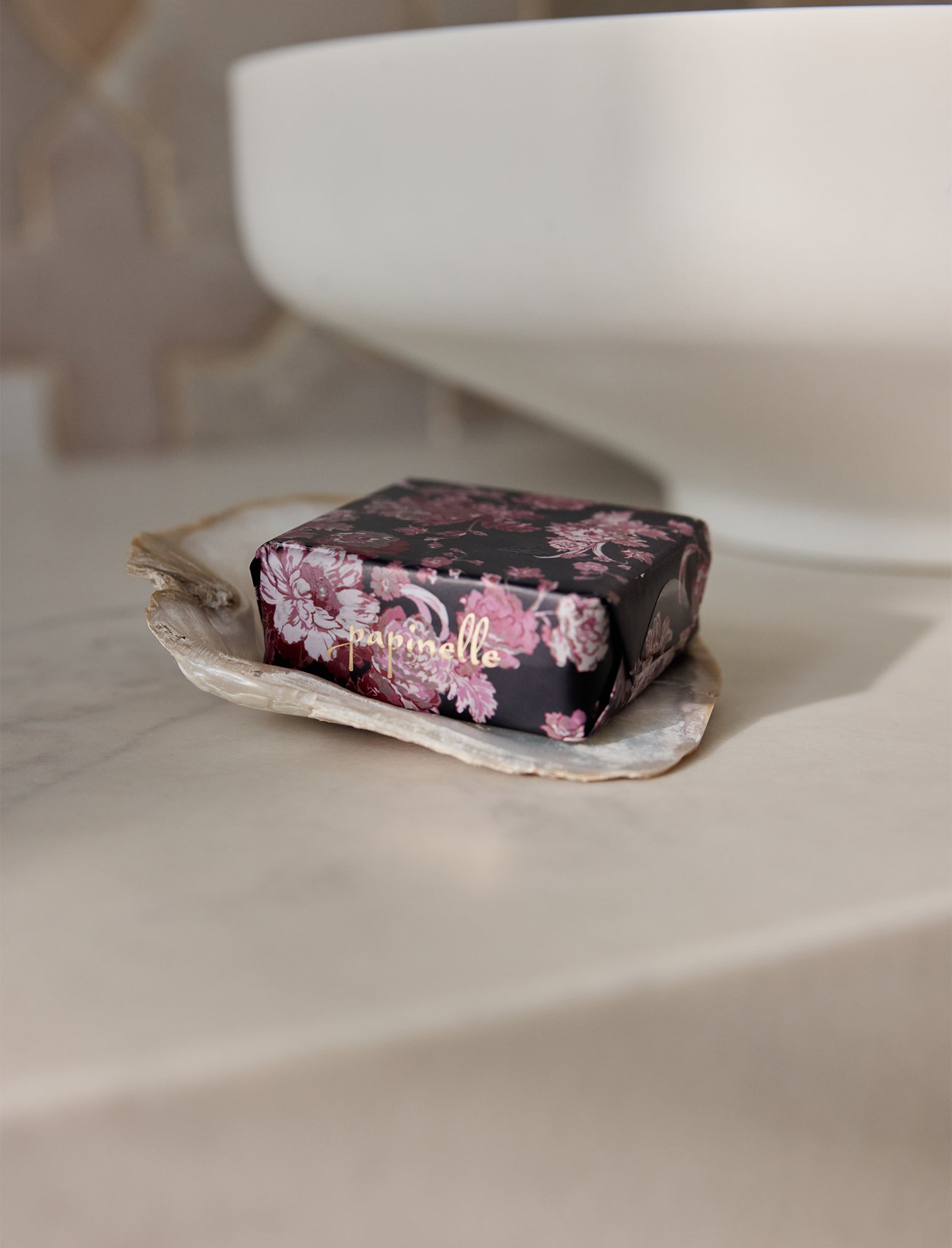 Madelyn Wisteria Bath Cube