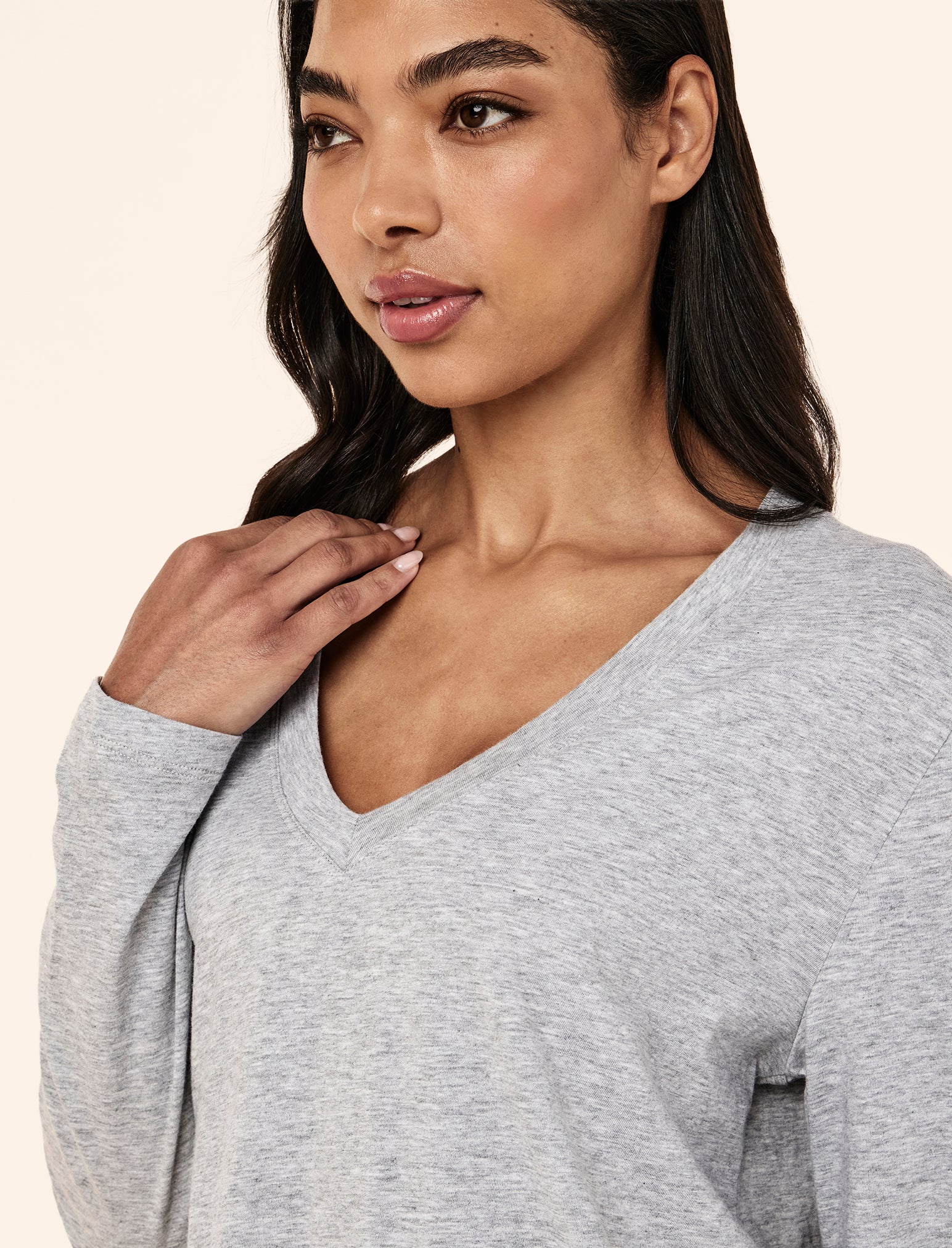 Jada Organic Cotton V-Neck Long Sleeve Tee