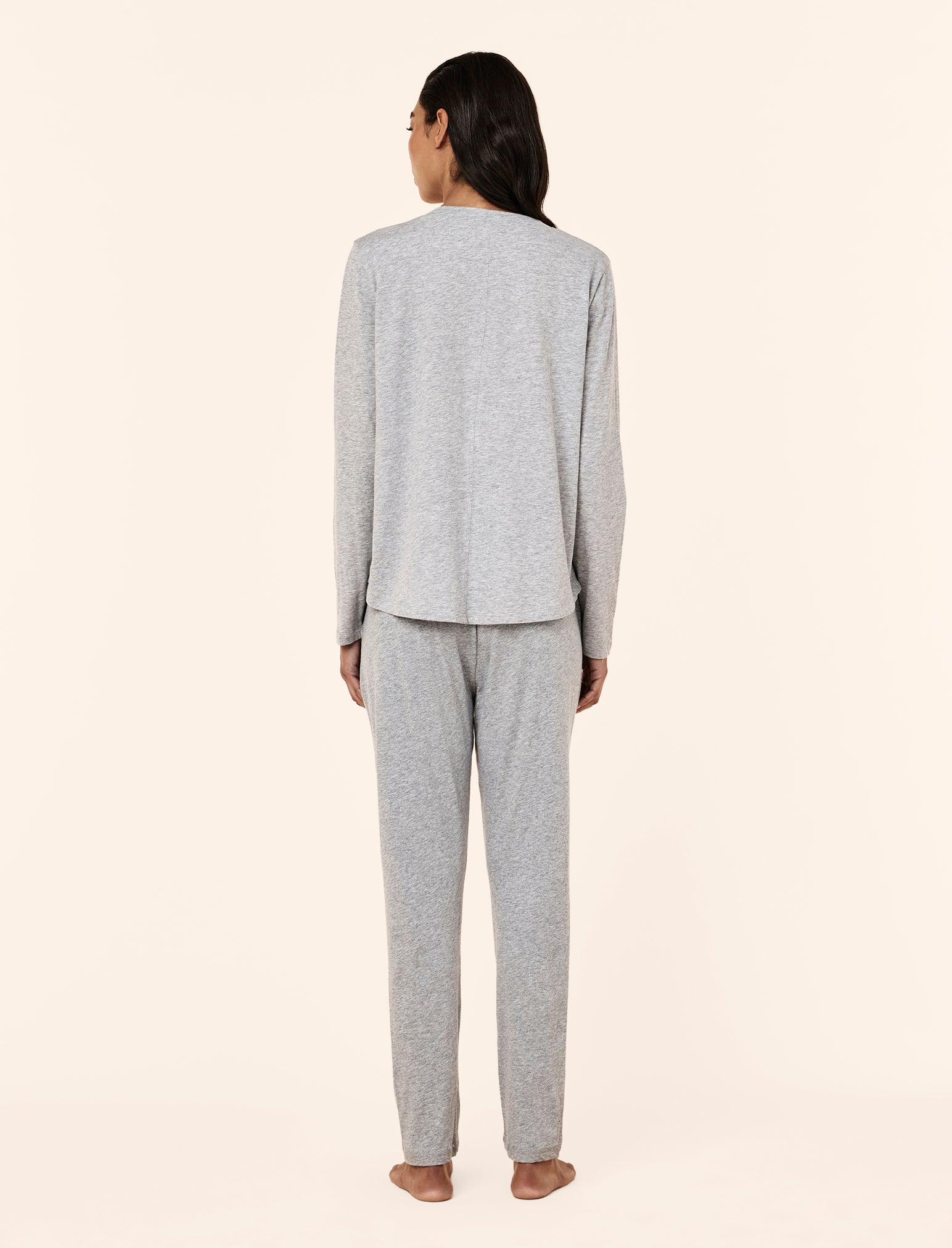 Jada Organic Cotton V-Neck Long Sleeve Tee